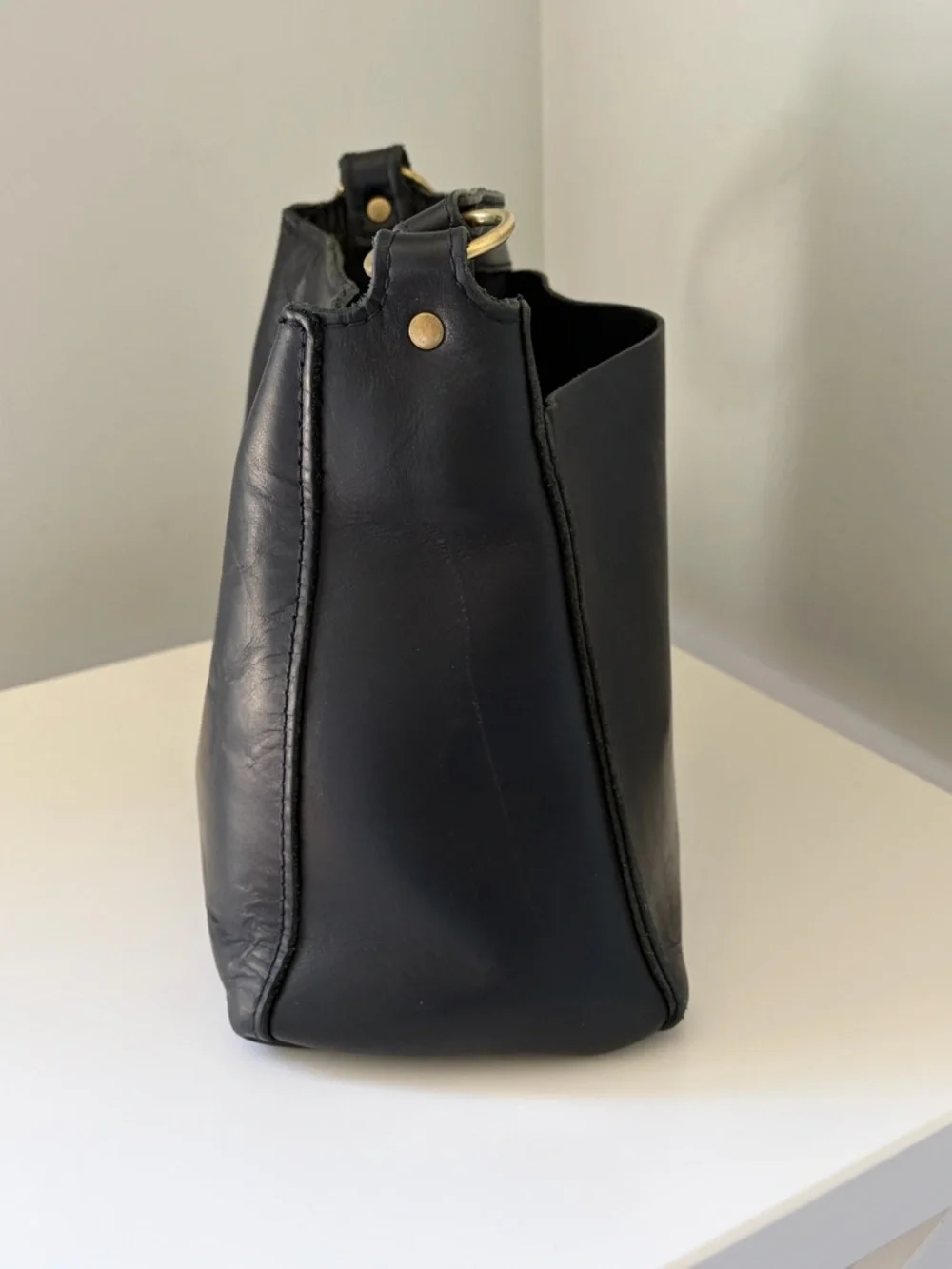Portland Leather Triangle Shoulder Bag